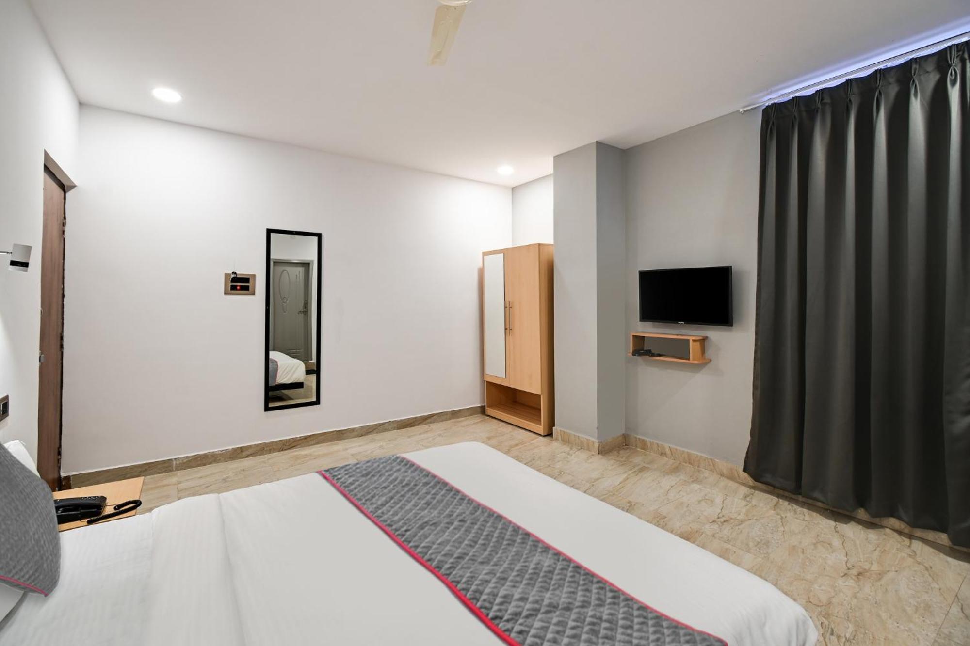 Super Townhouse De Alphabet Karmanghat Hyderabad Exterior photo