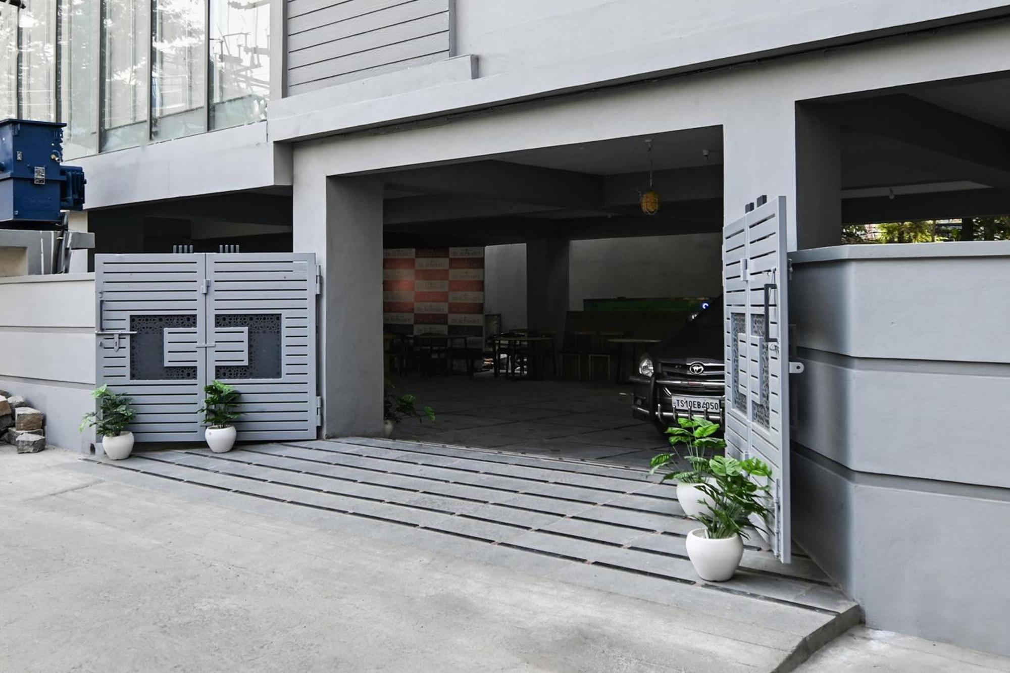 Super Townhouse De Alphabet Karmanghat Hyderabad Exterior photo